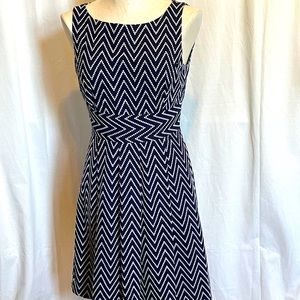 Navy Blue White textured wonens Alex Marie Dress pleated zig zag sleeveless GUC